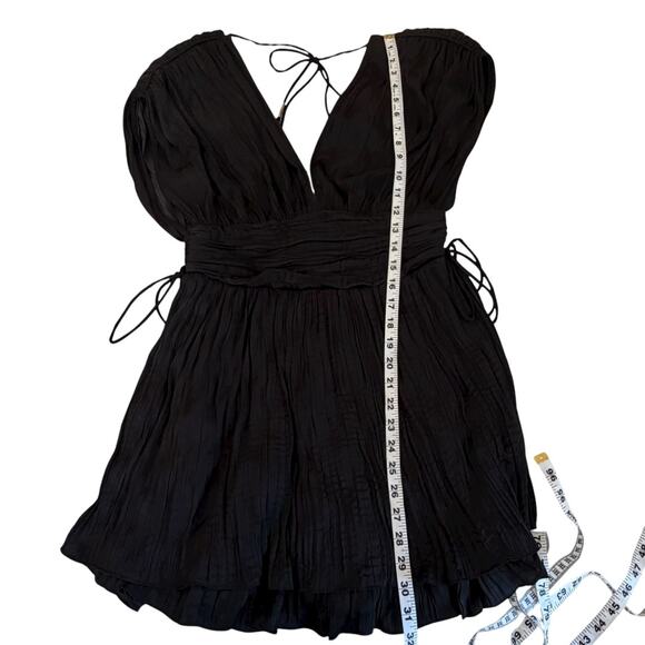 FREE PEOPLE Bonny Mini Dress Black Plunging Smocked Waist Tie Back SZ S - Picture 4 of 8